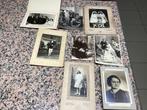Lot van 8 studio foto’s groter formaat. 2 op karton, Verzamelen, Gebruikt, Foto, Klederdracht, Ophalen of Verzenden