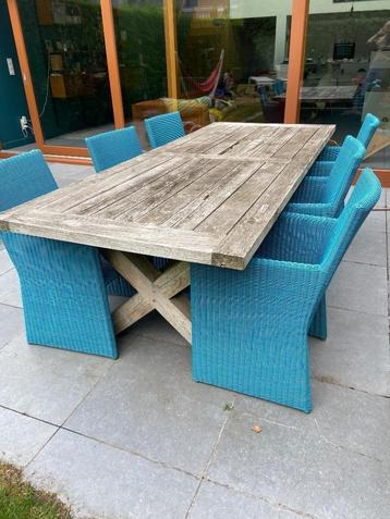 Tuintafel en stoelen  beschikbaar voor biedingen