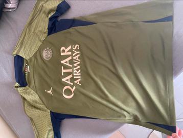 psg t shirt en short beschikbaar voor biedingen