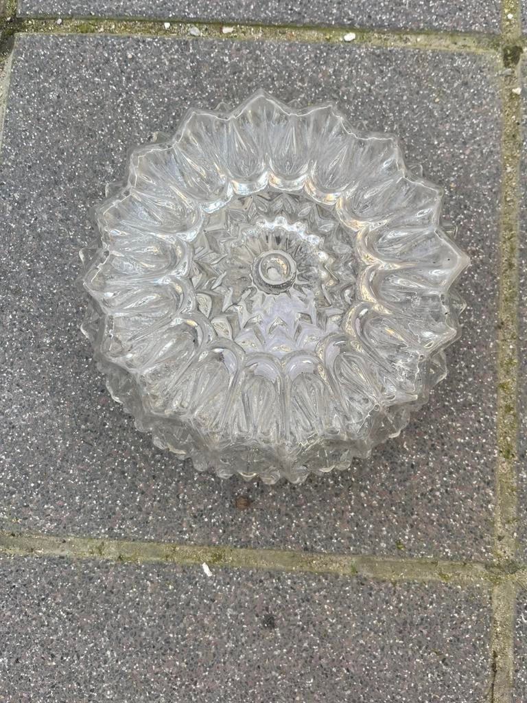 Retro glazen plafondlamp, Ophalen