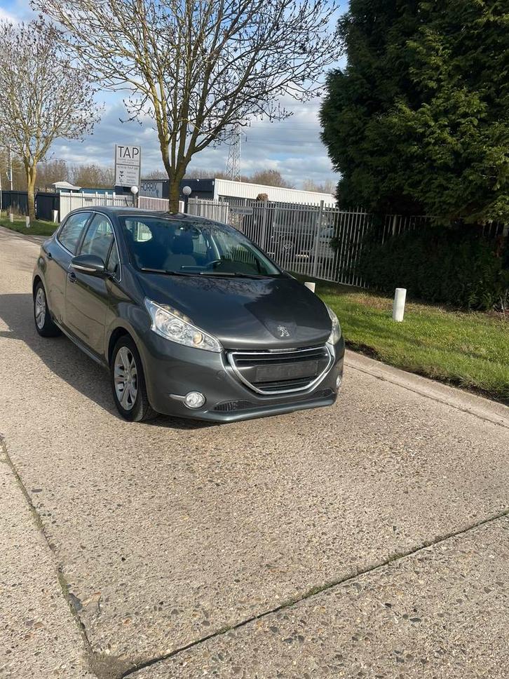 PEUGEOT 208 BLANCO KEURING DIRECT BESCHIKBAAR, Autos, Peugeot, Entreprise, ABS, Airbags, Air conditionné, Android Auto, Apple Carplay