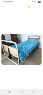 Lit médical avec matelas, Maison & Meubles, Chambre à coucher | Lits, Enlèvement