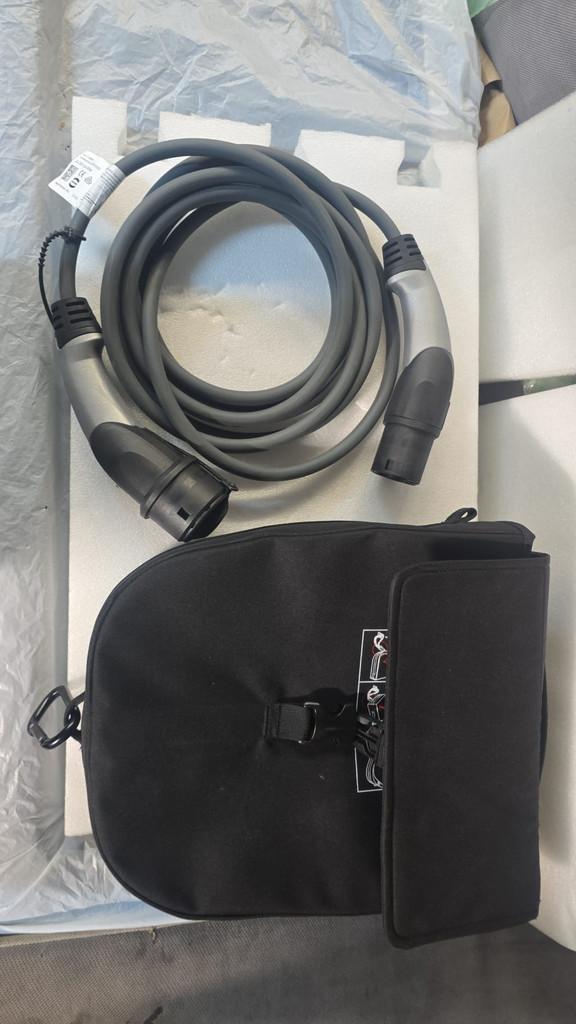 C ble de charge BMW Type 2 d'origine !, Autos : Pièces & Accessoires, Batteries & Accessoires, BMW, Utilisé