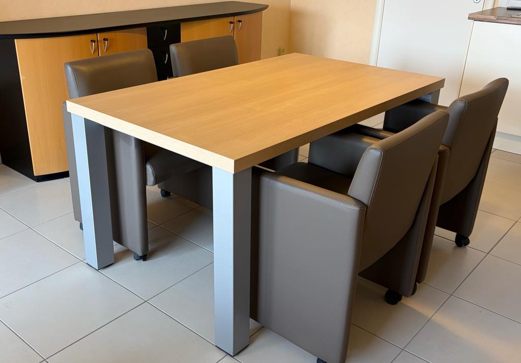Tafel met 4 eetkamerstoelen, Huis en Inrichting, Tafels | Eettafels, Ophalen, Zo goed als nieuw