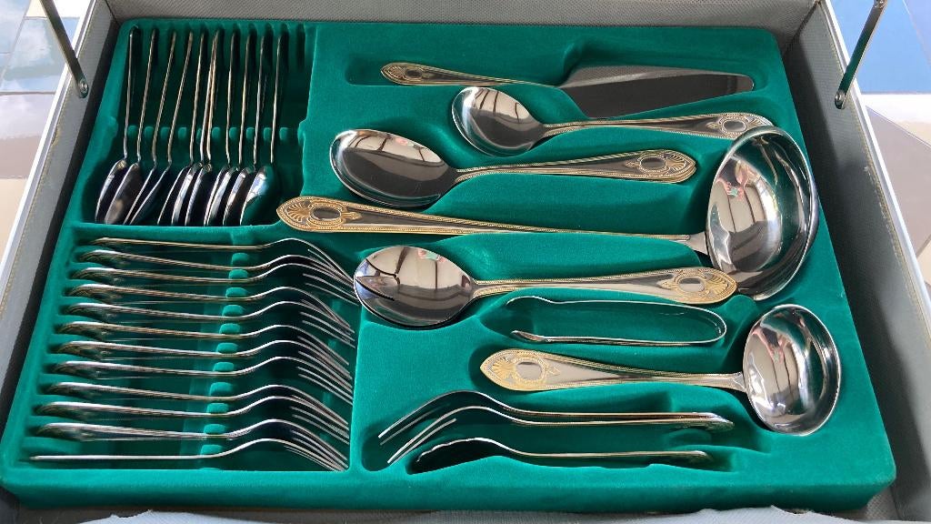 Ménagère (71 pièces) marque Bestecke Solingen, Antiquités & Art, Antiquités | Couverts, Enlèvement