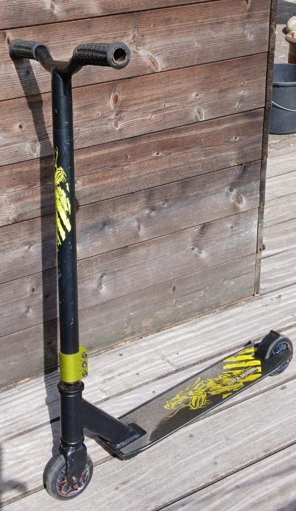 Stuntstep Black Dragon, Fietsen en Brommers, Steps, Gebruikt, Gewone step, Ophalen