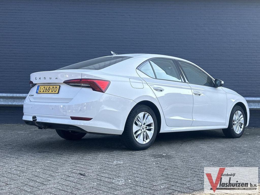 Skoda Octavia 1.0 TSI Ambition | € 8.950,- NETTO! | Climate, Auto's, Skoda, Zwart, Wit, Parkeersensor, Bedrijf