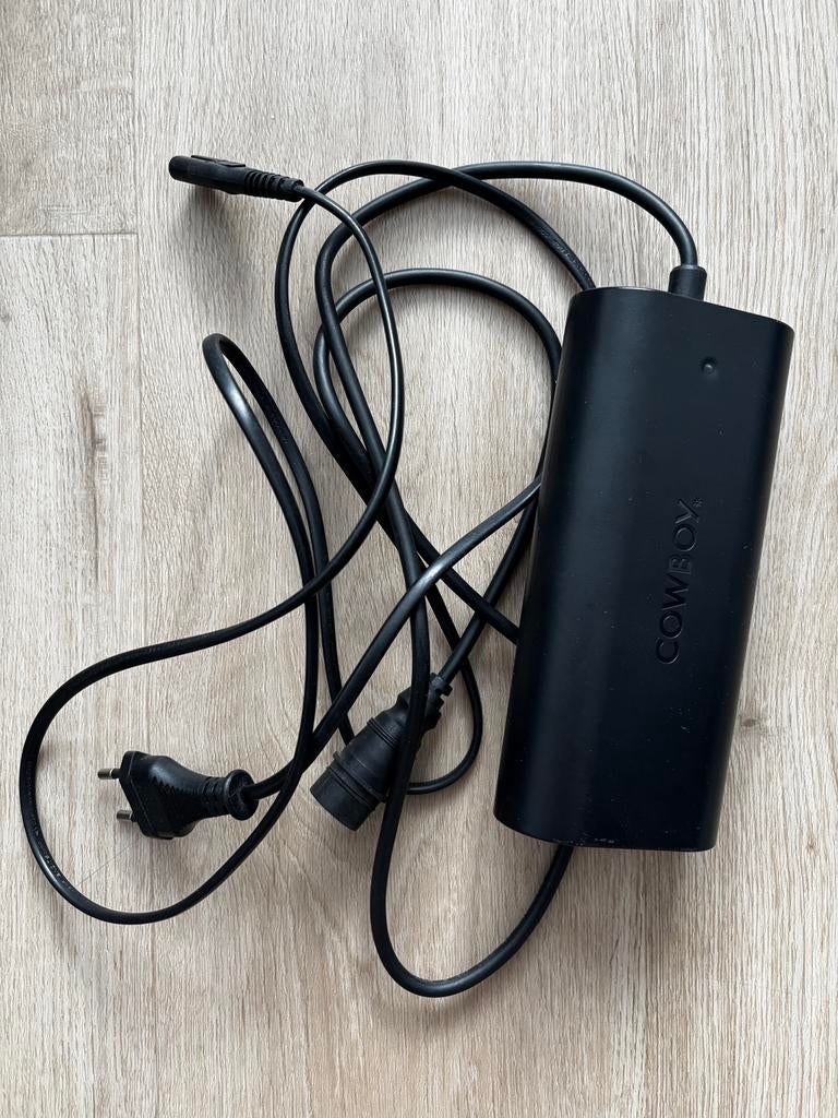 Chargeur de batterie Original Cowboy, Vélos & Vélomoteurs, Enlèvement, Utilisé
