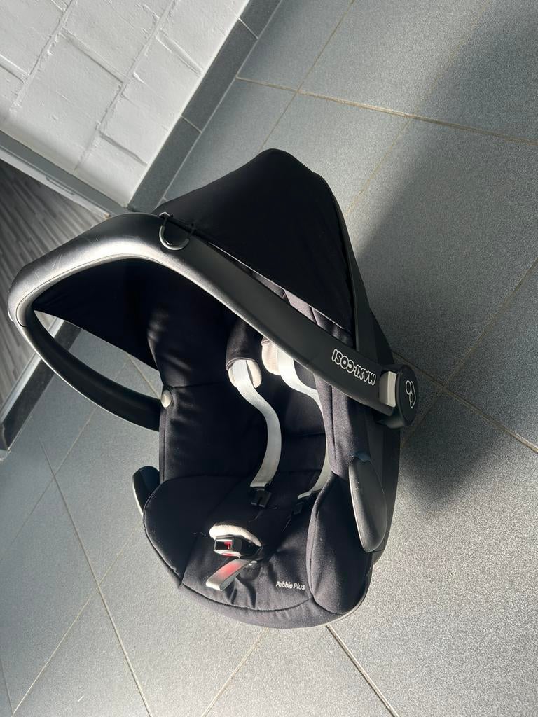 Maxi cosi Pebbles plus + Isofix familyfix3, Enlèvement, Utilisé, Maxi-Cosi, Isofix