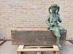 Bronzen meisje oude brons met Azobé zitbank, lage prijs !!!, Tuin en Terras, Tuinbeelden, Ophalen of Verzenden, Gebruikt, Mensenbeeld
