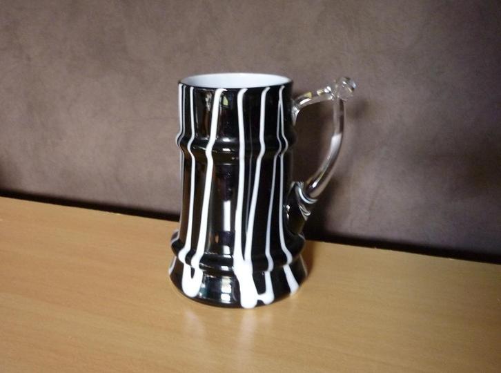 Glazen decoratief zwart wit bierglas, Collections, Verres & Petits Verres, Verre à bière, Enlèvement ou Envoi