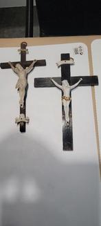 2 oude houten kruisen met biscuit (21iv282/12), Enlèvement ou Envoi