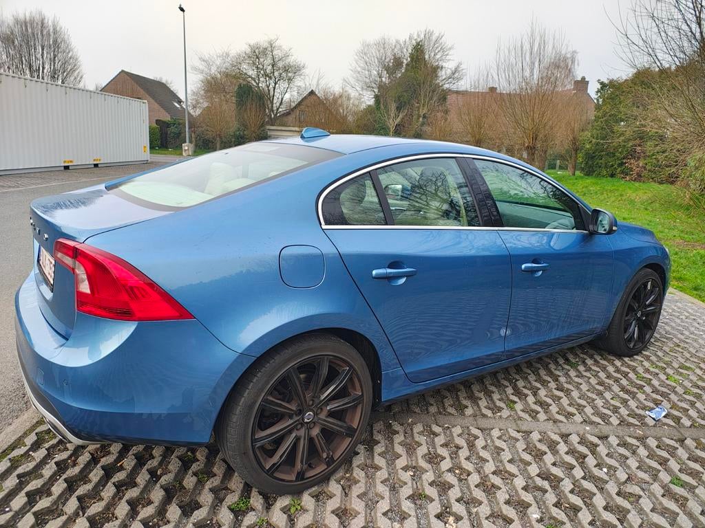 Volvo S60 2.0 D5 (225 PK) met 109000 km bwj 10/2016, Auto's, Volvo, Blauw, S60, Leder, 5 deurs