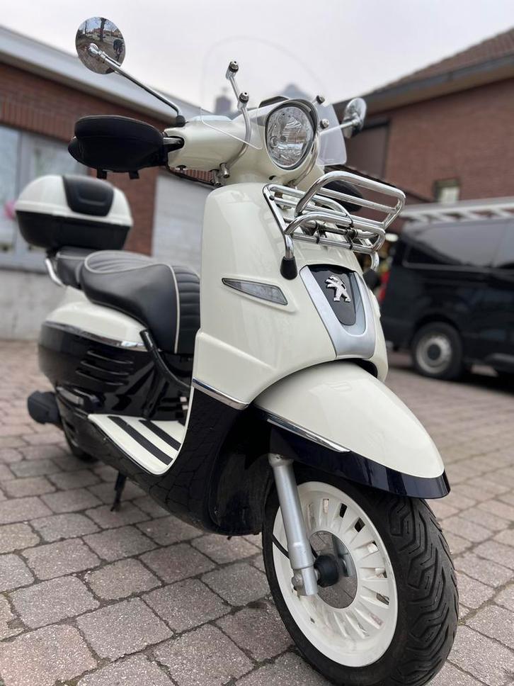Scooter peugeot django klasse A, Fietsen en Brommers, Scooters | Peugeot, Zo goed als nieuw, Klasse A (25 km/u), Benzine, Ophalen