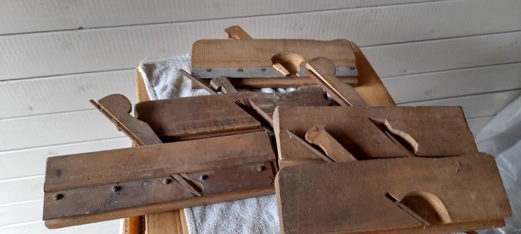 Houtbewerkings materiaal, Ophalen