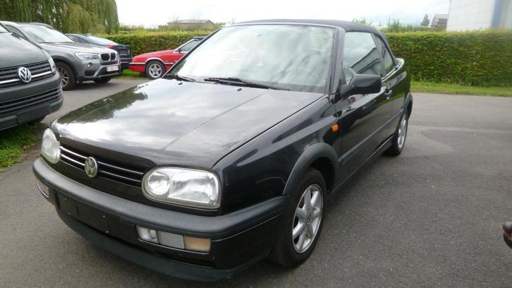 Vw Golf 3 Cabriolet, 1ère main, toit ouvrant en panne, Autos, Volkswagen, Entreprise, Golf, ABS, Air conditionné, Ordinateur de bord
