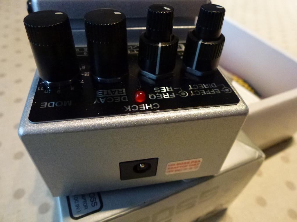 BOSS BASS SYNTH SYB5 PEDAAL, Muziek en Instrumenten, Effecten, Ophalen, Zo goed als nieuw, Compressor