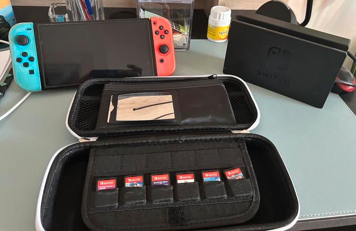 Nintendo Switch en très bon état avec accessoires et jeux, Consoles de jeu & Jeux vidéo, Consoles de jeu | Nintendo Switch, Comme neuf