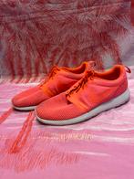 Paire de Nike, Course à pied, Nike, Chaussures de course à pied, Enlèvement