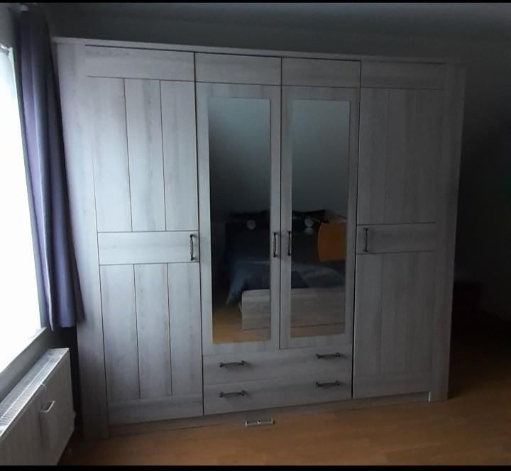 Grande garde robe, Maison & Meubles, Enlèvement