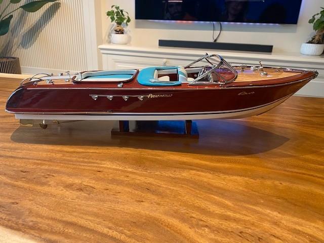 Riva Aquarama 1:10 87 CM cuir blanc bleu bois véritable, Hobby & Loisirs créatifs, Modélisme | Bateaux & Navires, Neuf, Plus grand que 1:32