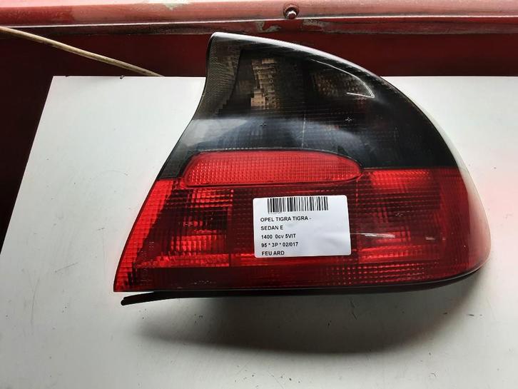 FEU ARRIÈRE DROIT Opel Tigra (75) (01-1994/12-2000), Autos : Pièces & Accessoires, Éclairage, Opel, Utilisé