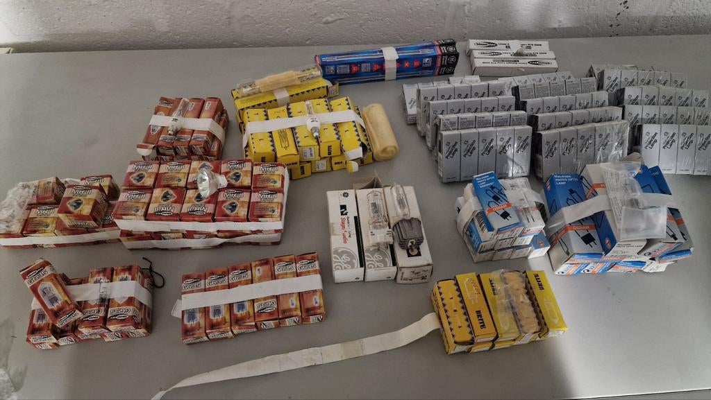 Set Showtec-, Osram-, Brite-lampen voor projectoren enz..., Ophalen of Verzenden