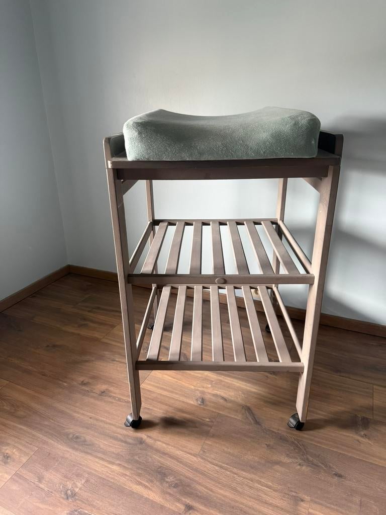 Verzorgingstafel, Enlèvement, Utilisé