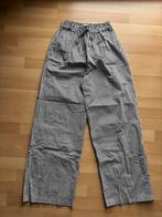 Losse gestreete broek OneSize, Kleding | Dames, Broeken en Pantalons, Maat 38/40 (M), Zwart, Ophalen of Verzenden, Zo goed als nieuw