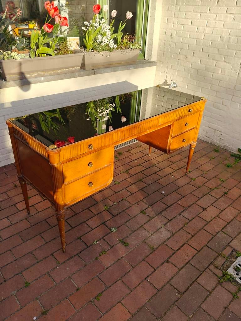 Vintage tafeltje uit art deco Hotel Metropole Brussel, Huis en Inrichting, Bureaus, Vintage, Ophalen