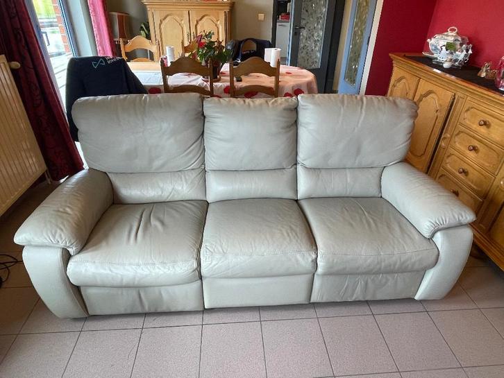 Fauteuils en cuir beige, Maison & Meubles, Fauteuils, Utilisé, Cuir, 125 cm ou plus, 75 à 100 cm, Enlèvement