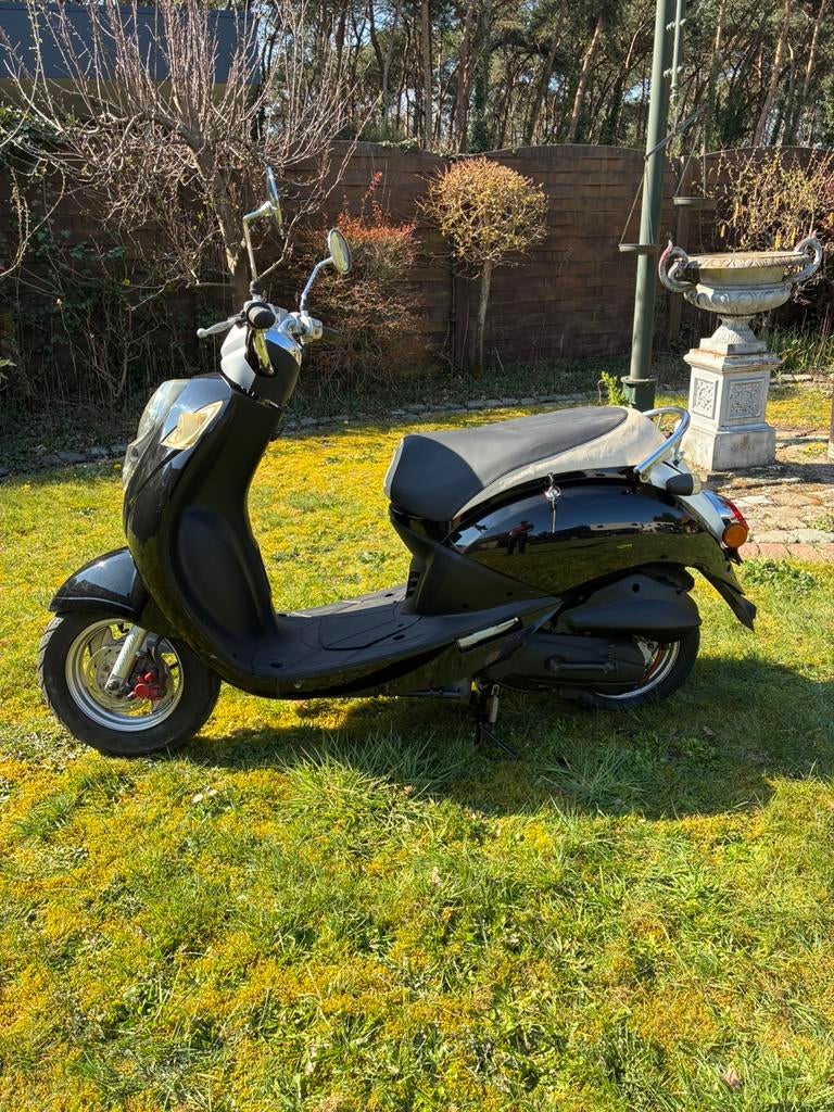 Sym Mio b-klasse 2019, Fietsen en Brommers, Scooters | SYM, Ophalen of Verzenden