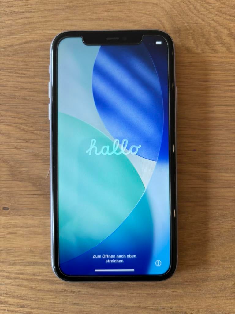 Apple iPhone 11 + 5 hoesjes, Telecommunicatie, Mobiele telefoons | Apple iPhone, Ophalen, Gebruikt, Paars, IPhone 11