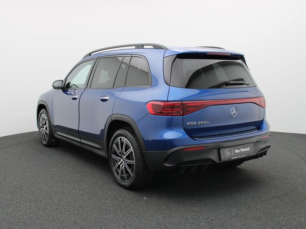 Mercedes-Benz EQB 250+ STAR EDITION + LEDER + 7-ZIT + BURMES, 2005 kg, Gebruikt, 71 kWh, Blauw