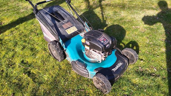 Grasmaaier Makita, Tuin en Terras, Grasmaaiers, Gebruikt, Benzine-grasmaaier, 50 cm of meer, Cirkelmaaier, Opvangzak, Opvangbak