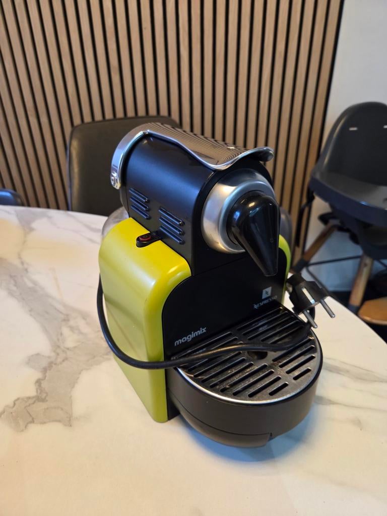 Nespresso koffiemachine, Ophalen, Koffiemachine