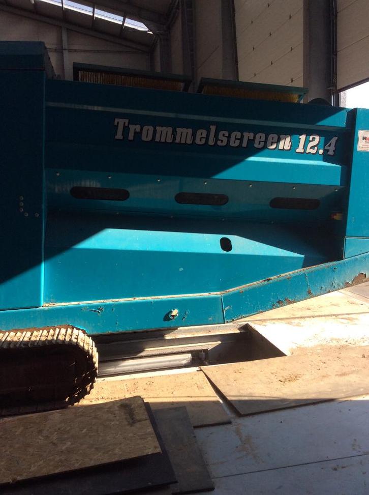 Trommelzeef Rematech 12.4 op rupsen (grondzeef), Zakelijke goederen, Machines en Bouw | Kranen en Graafmachines, Ophalen
