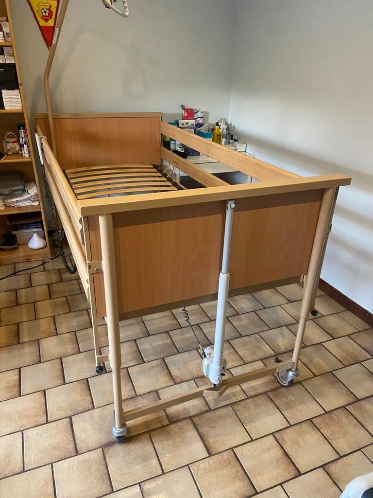 Elektrisch ziekenhuisbed, Enlèvement, Comme neuf