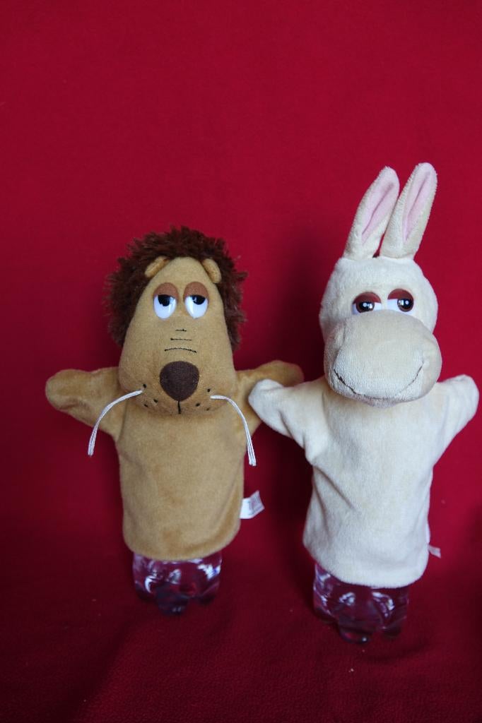 2 kleine handpoppen leeuw en haas, Kinderen en Baby's, Ophalen of Verzenden, Gebruikt, Leeuw, Klein (minder dan 20 cm)