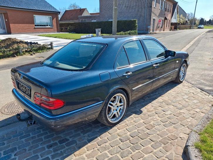 Mercedes e220/1ste eig./technisch perfect, Auto's, Mercedes-Benz, Particulier, E-Klasse, Diesel, Handgeschakeld, Leder, Ophalen