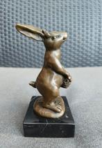 Bronzen beeldje konijntje met mandje gemerkt en gieterij ste, Ophalen