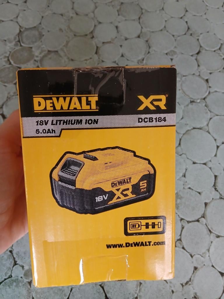 Accu Dewalt 18v lion 5.0Ah NIEUW nog in de verpakking!!, Ophalen, Nieuw