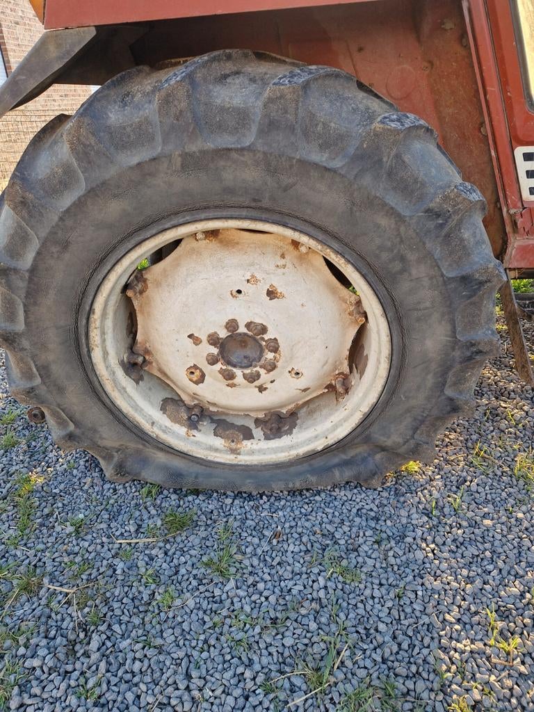 Cherche jeu de roue pour fiat 880