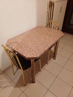 Keukentafel met stoelen, Ophalen