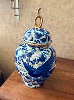 Grote Delfts Blauwe vaas met vogel en gouden accenten, Antiek en Kunst, Ophalen