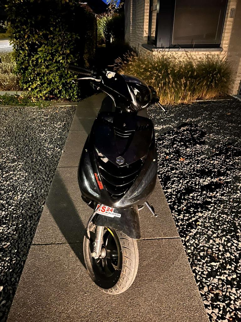 Zip 2000 70cc athena, Ophalen, Zo goed als nieuw, Zip