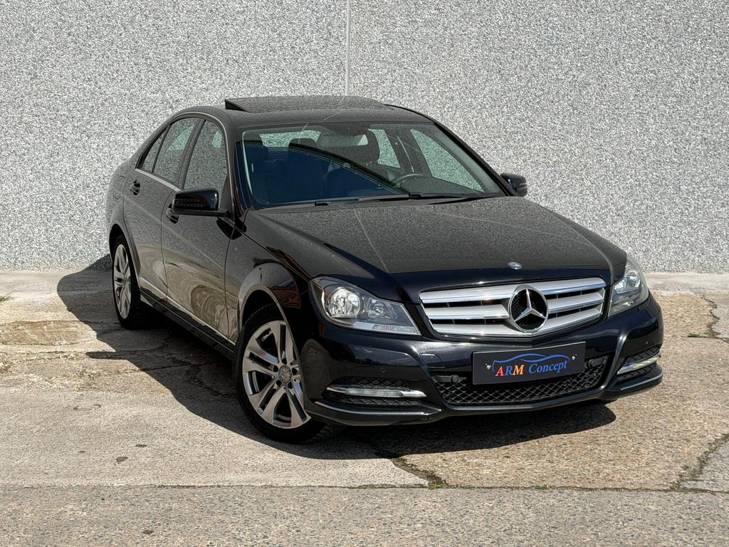Mercedes-Benz C180 CGI essence Toit ouvrant/ garantie/auto, Auto's, Mercedes-Benz, Automaat, Euro 6, Zwart, Bedrijf