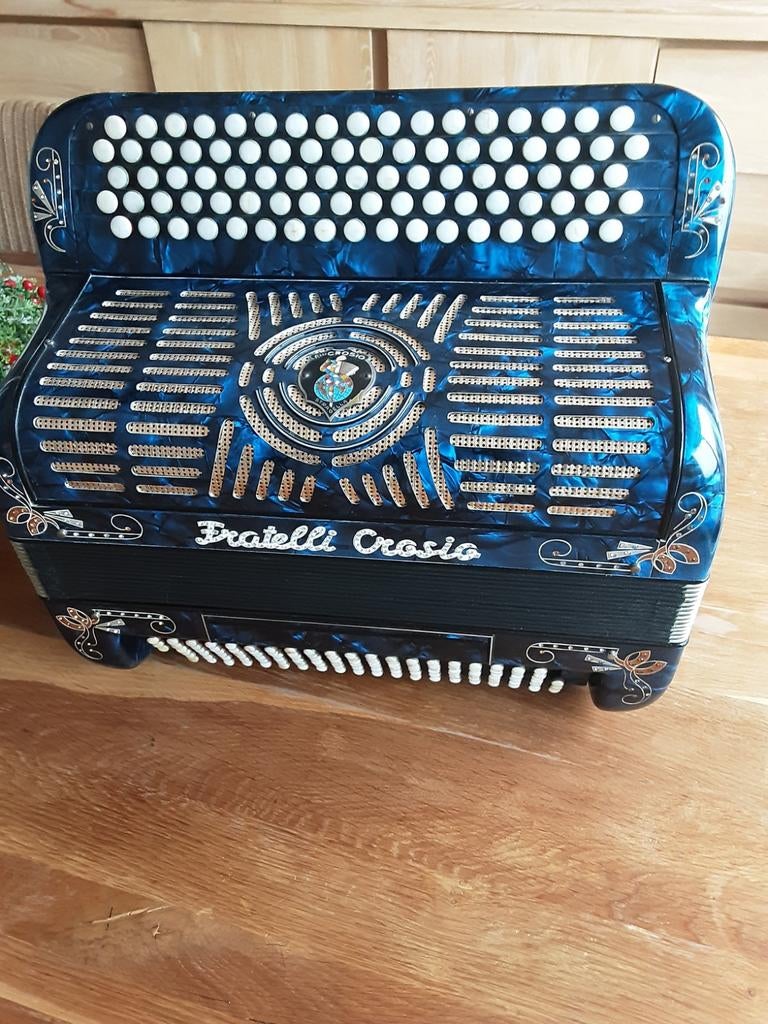 Accordeon Fratelli Crosio, Ophalen