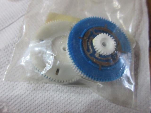 Roue mecanique charly Philips neuf oldstock  4822 528 20428, TV, Hi-fi & Vidéo, Lecteurs vidéo, Enlèvement ou Envoi, Neuf, Lecteur ou enregistreur VHS