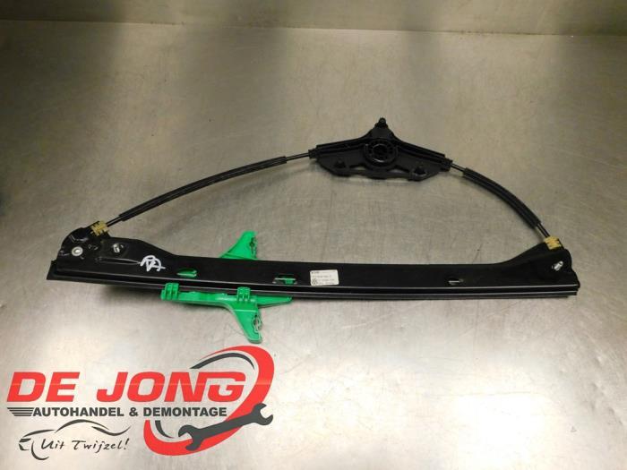 Mécanique vitre 4portes arrière droite d'un Volkswagen Gol, Volkswagen, -, 3 mois de garantie, Utilisé